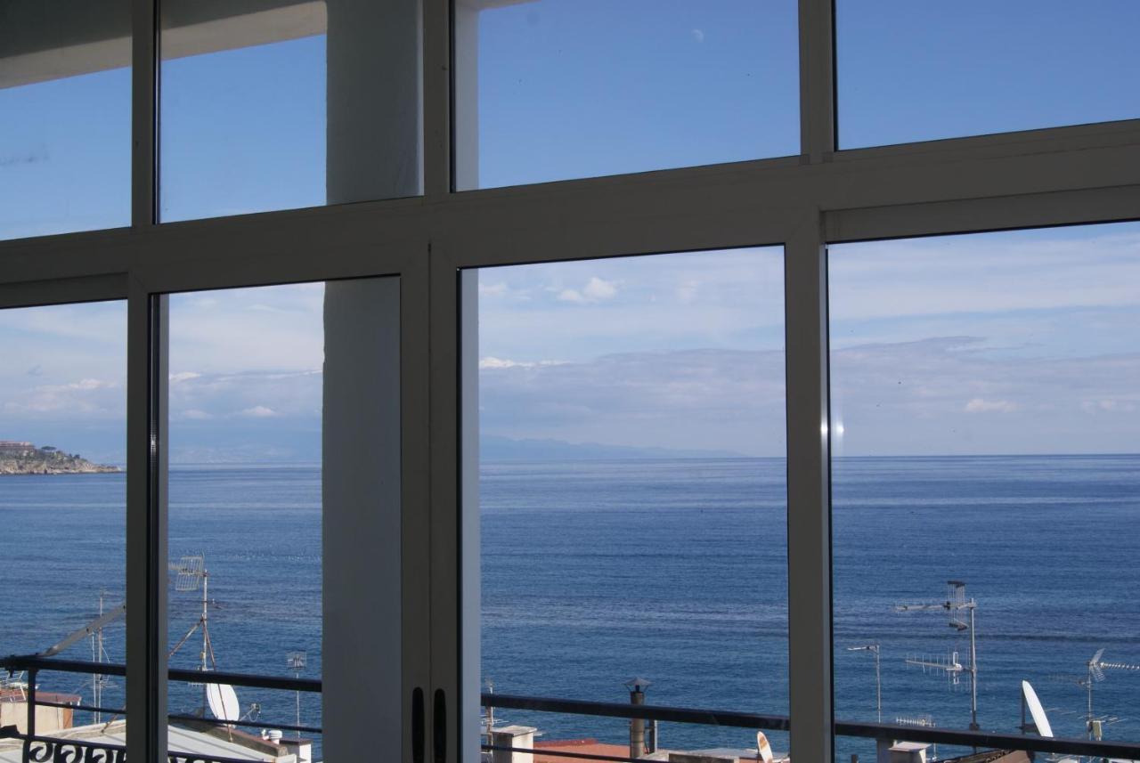 Donna Sicilia Hotel Giardini Naxos Exterior foto