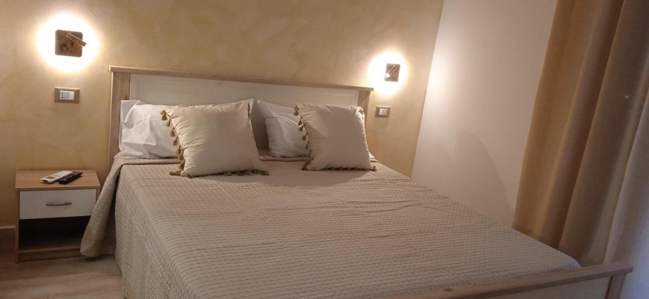 Donna Sicilia Hotel Giardini Naxos Exterior foto